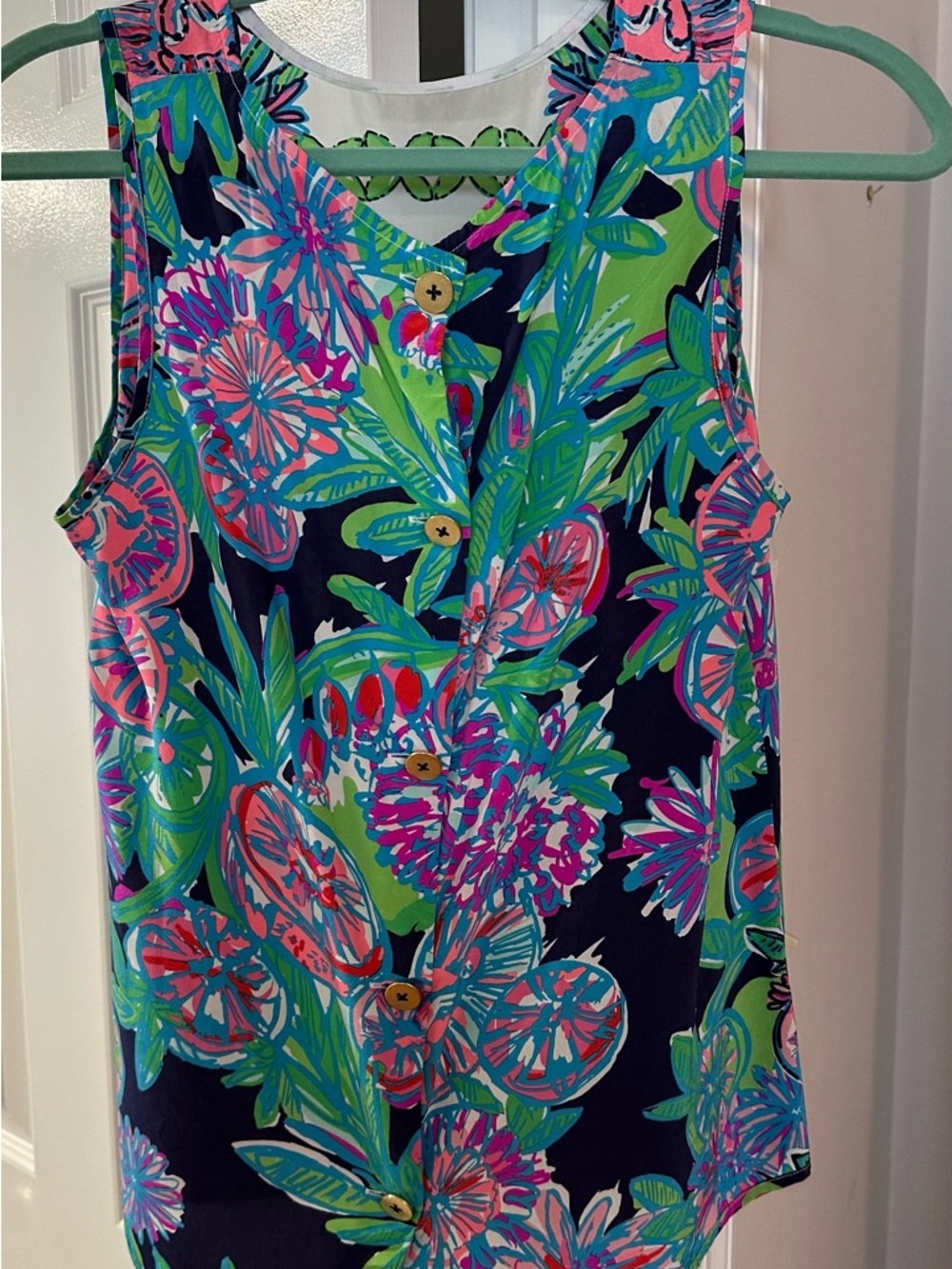 Lilly Pulitzer 100% Silk Floral-Print Sleeveless Tank with Pink, Green & Blue - Picture 4 of 7